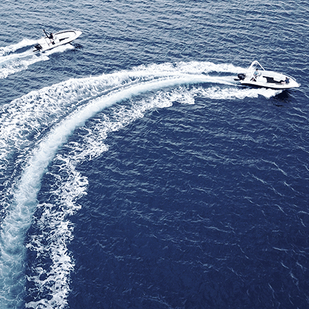 speed boats in ocean